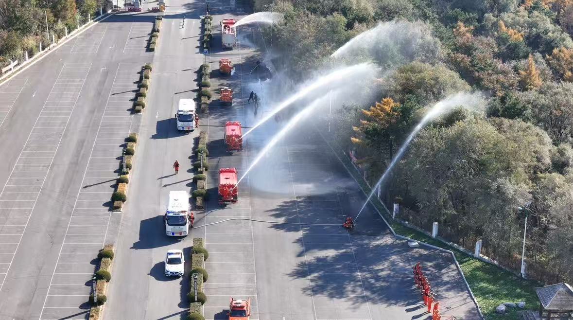 图二 森林灭火演练现场.jpg